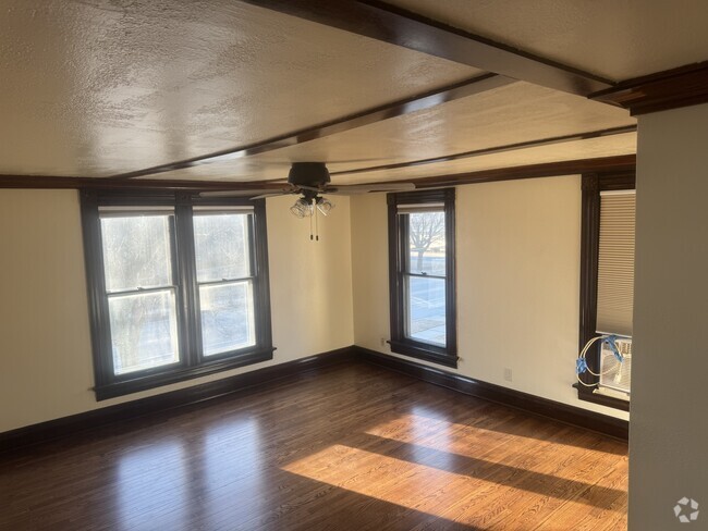 Building Photo - 419 N Grand Ave Unit Apt #1