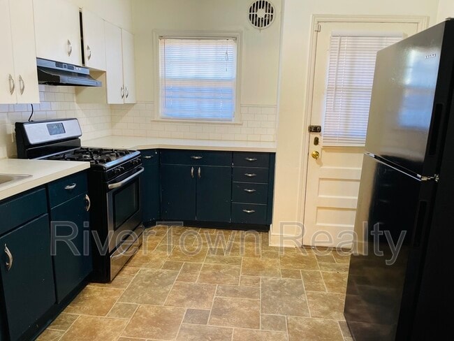 Photo - 3558 Poplar Ave