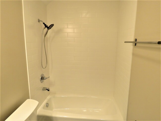 Photo - 509 E 7th St Unit Cottage 12