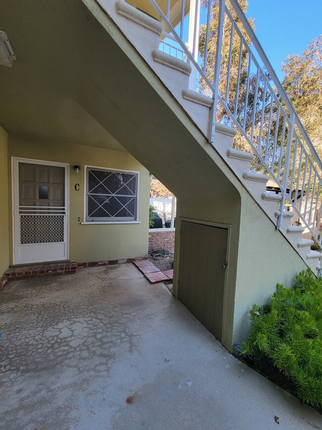 Photo - 415 Avenue G Ave Unidad C