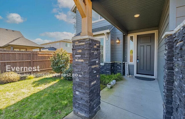 Photo - 5 Bed, 4 Bath / Section 8 Accepted / Available now!