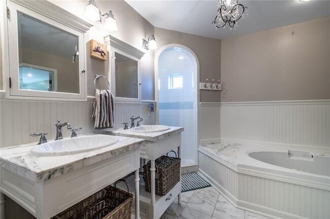 Photo - 301 Williamson Pl