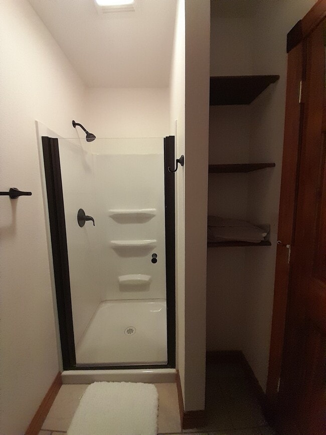 Photo - 337 S 5th St