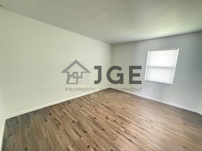 Photo - 198 Charlotte Ave