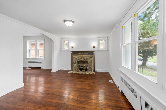 Photo - 3752 Taft Ave