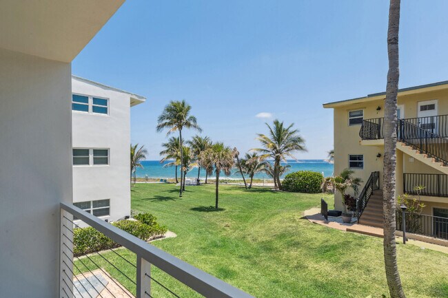 Photo - 1041 Hillsboro Mile Unidad 18