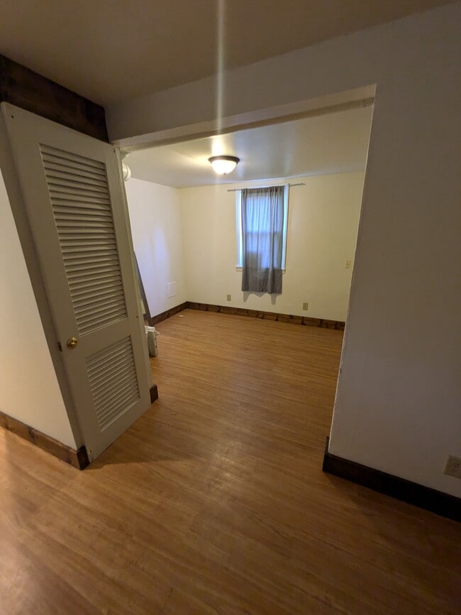 Photo - 2612 N Fratney St Unit 2612 upper