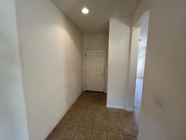 Photo - Residential 3 bed 2 bath in Elk grove