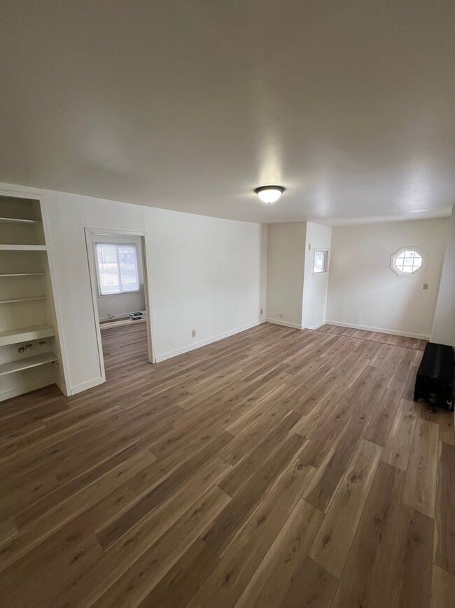 Photo - 217 W Irving Ave Unit 217 W Irving Lower