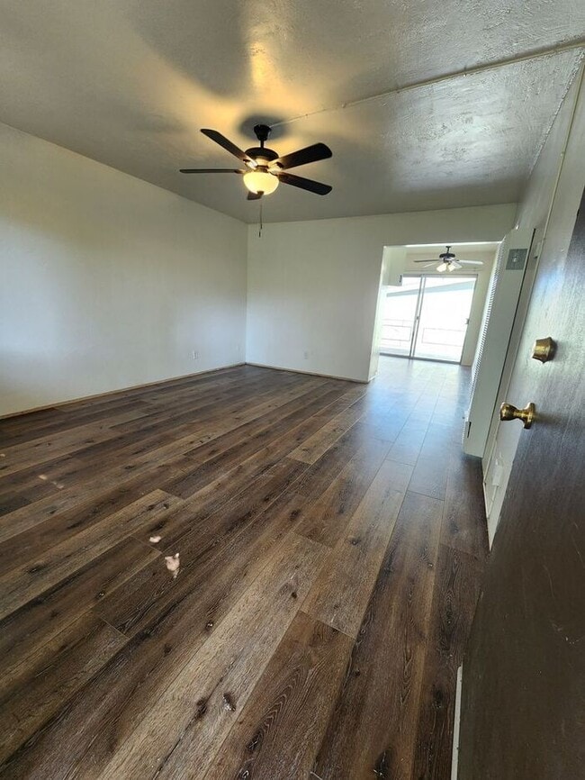 1 Month FREE!! Gated Community - Spacious 2 bdrm unit in La Mesa