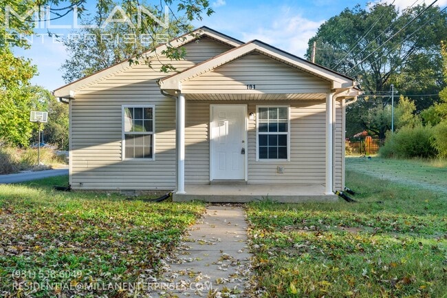 Building Photo - Charming Two Bedroom in the Heart of Clark...