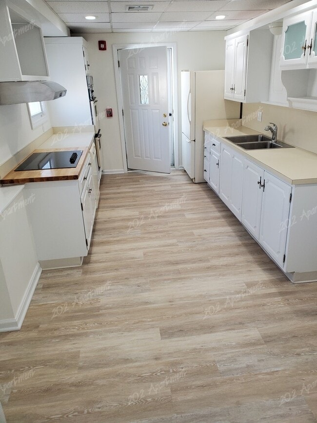 Kitchen Space - 9 Pulaski St Unit 2nd Floor