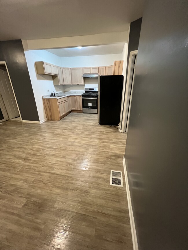 Building Photo - 6215 S Princeton Ave Unit 1