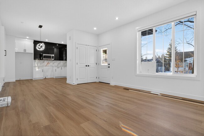 Photo - 13538-110A 110a Ave NW Unit 1