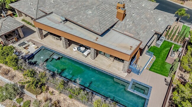 Photo - 69 Hawk Ridge Dr