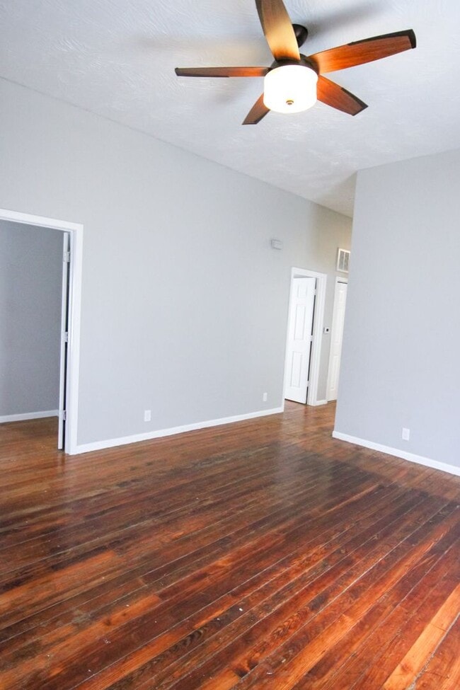 Photo - **Spacious 3 bed 2 bath w/ Fenced In Back ...