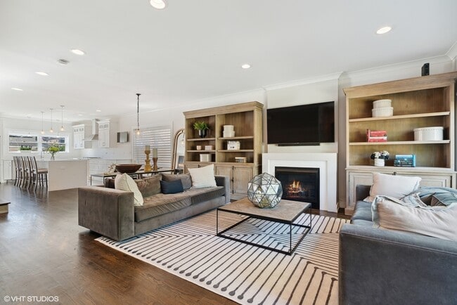 Photo - 6324 N Keeler Ave