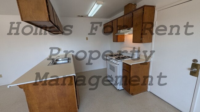 229 S F St Unidad A
