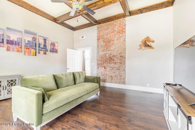 Photo - 1046 Charles St