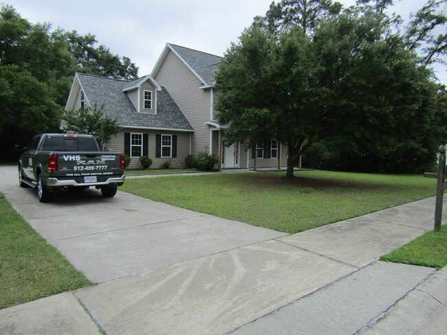 Building Photo - 209 Ash Blvd