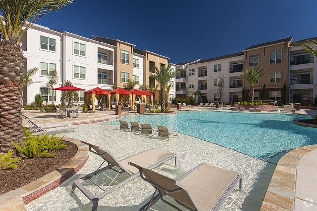 Building Photo - Domain on the Parkway