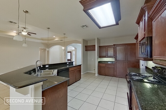 Photo - 6818 King George Pl