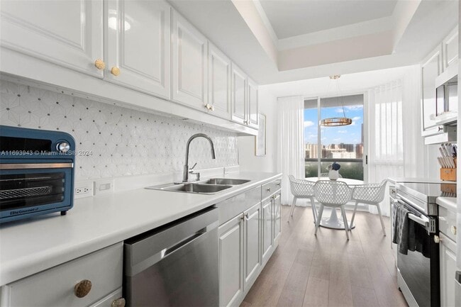 Photo - 21205 Yacht Club Dr Unit #810