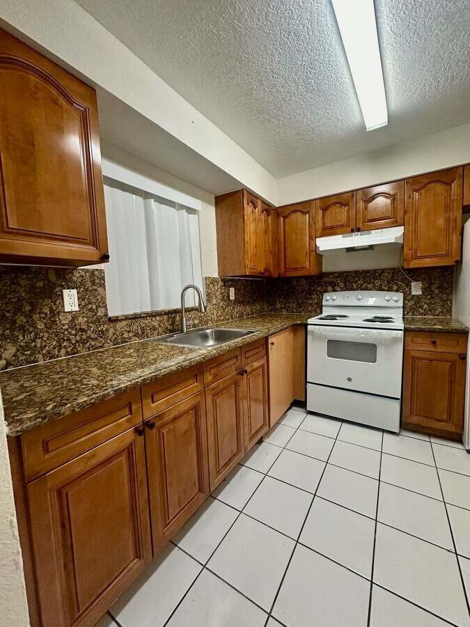 Photo - Fully Remodeled (new everything) 2 bedroom 2 bathroom Apartment For Rent Unit 10B
