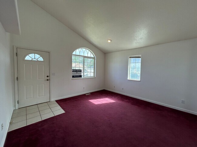 Photo - Carterville Duplex Unidad Upstairs