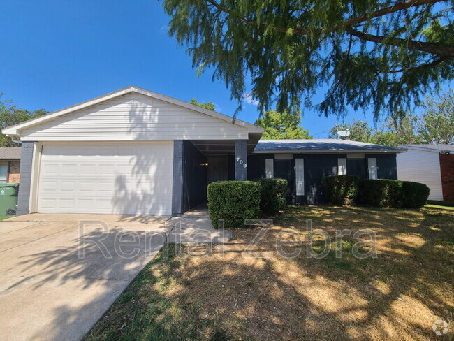 Building Photo - 709 Levelland Dr Rental