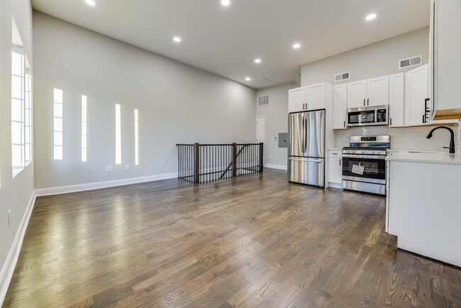 Photo - 172 Mallory Ave Unit 2