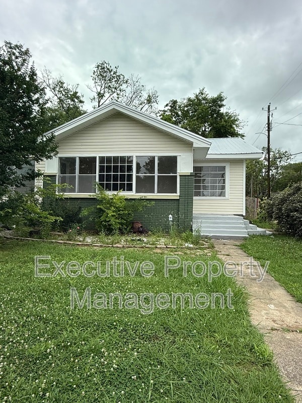 Photo - 1645 Woodland Ave SW