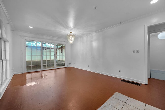 Photo - 2221 Avenue W26th St