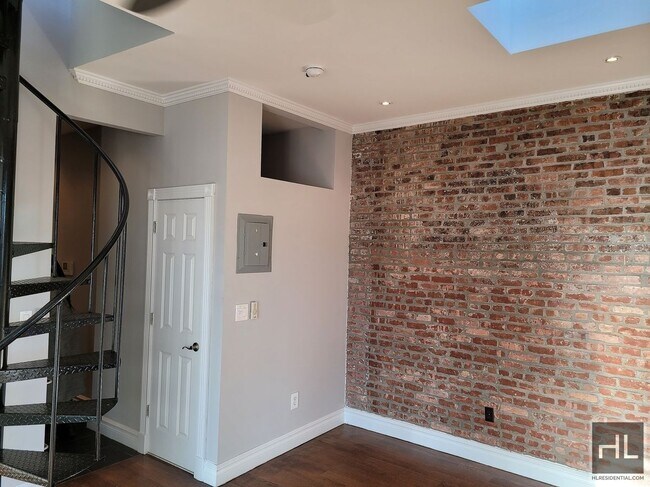 Photo - E 3RD ST. Unit 5A