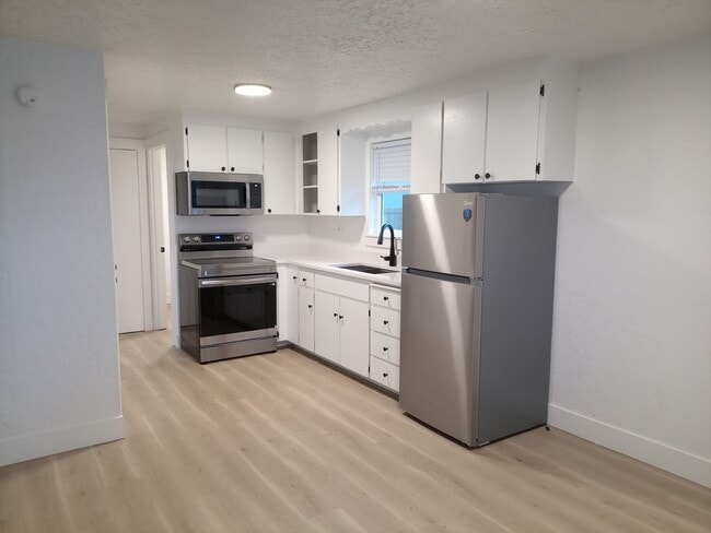 Photo - Renovated single family home in Lincoln City!