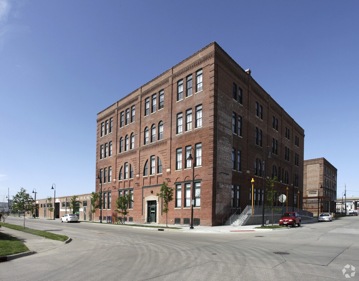 Primary Photo - Harvester Artist Lofts