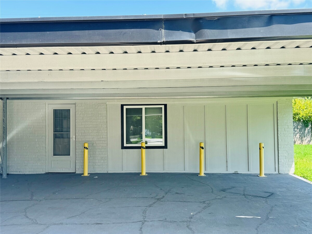 Photo - 10702 Deval Dr