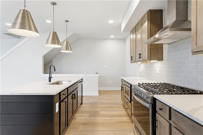 Photo - 227 Oliver Way