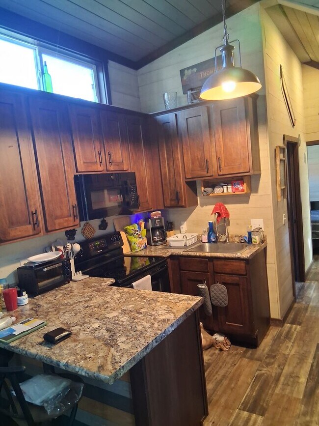 Photo - 31 Rest Awhile Ln