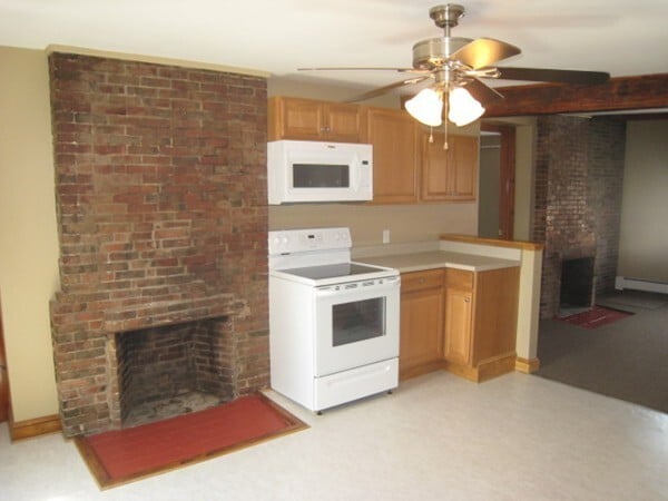 Building Photo - 45 Main St Unit 2