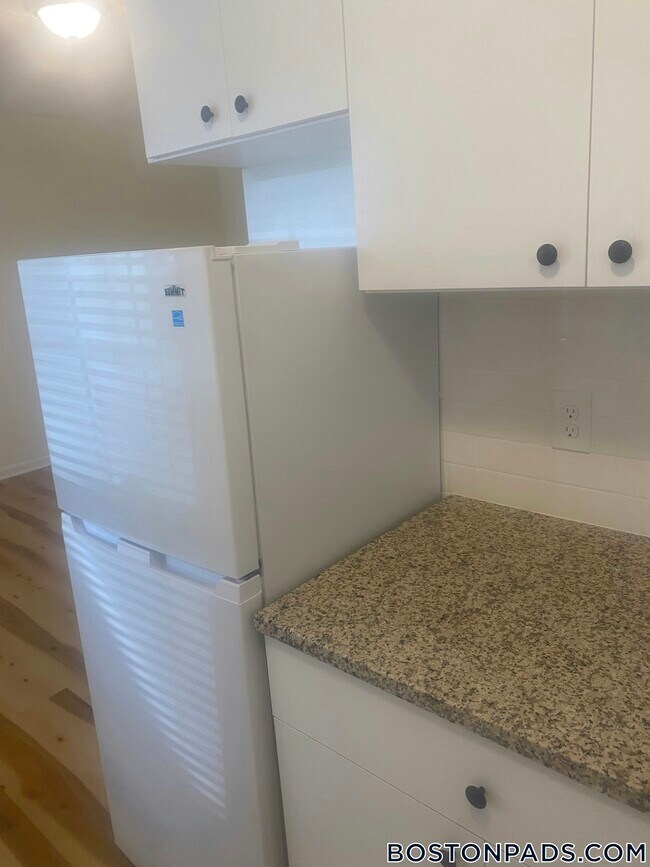 Photo - 2018 Commonwealth Ave Unit 1