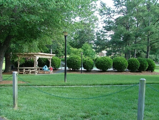 Photo - Chapel Hill / Hamlin Park Apt. AVAILABLE