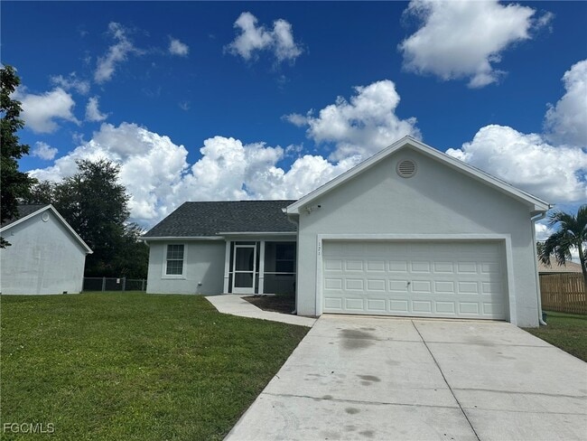 Photo - 121 NE 11th Pl House