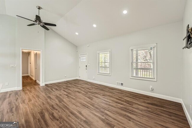 Photo - 459 Holcomb Bridge Rd