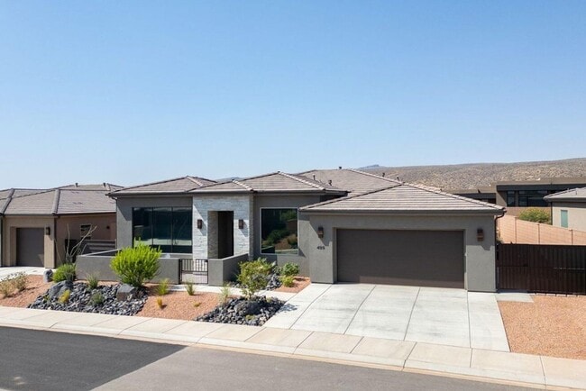 Photo - Beautiful 4 Bedroom Home!