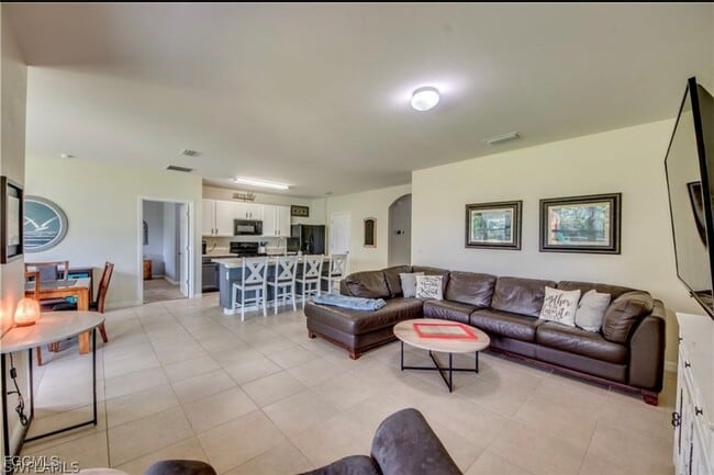 Photo - 233 SE 3rd St