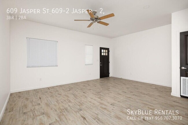 Photo - 609 Jasper St