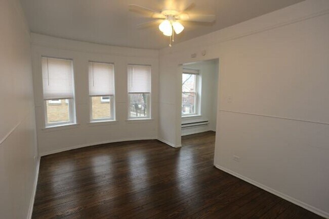 Photo - 4501-4515 N Malden St