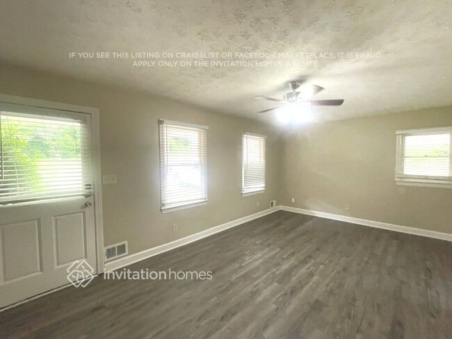 Photo - 3952 Butterfield Dr NW