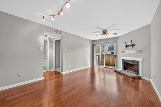 Building Photo - 18800 Egret Bay Blvd Unit 1207